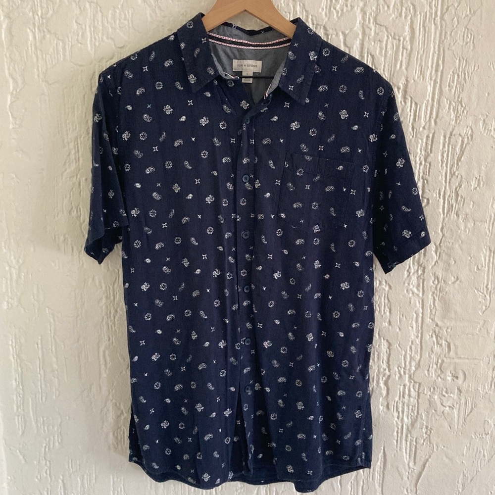 Sun + Stone Dark Blue Short Sleeve Button Down Shirt Size Medium